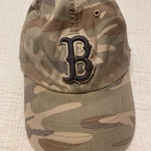 BOSTON CAMO BASEBALL HAT